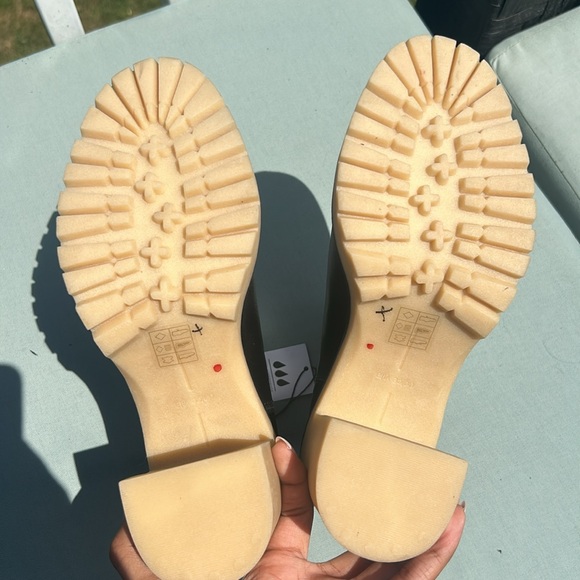 Dolce Vita Caster H20 Black Block Heel Platform Chelsea Booties Size 8.5 - Picture 8 of 8